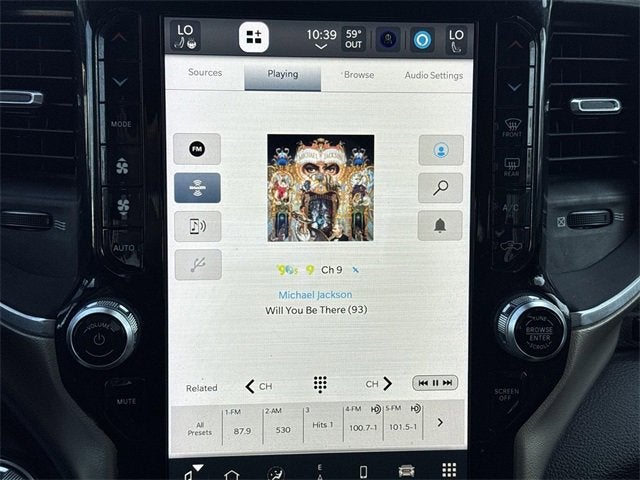 2022 RAM 1500 Laramie Crew Cab 4x2 5'7" Box