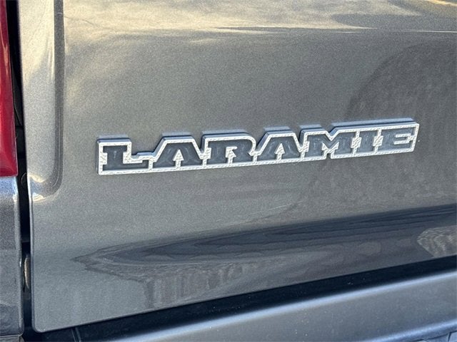 2022 RAM 1500 Laramie Crew Cab 4x2 5'7" Box