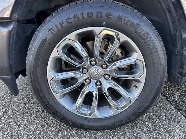 2022 RAM 1500 Laramie Crew Cab 4x2 5'7" Box