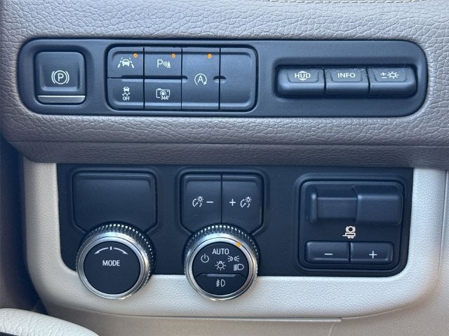 2023 GMC Yukon Denali - Photo 18