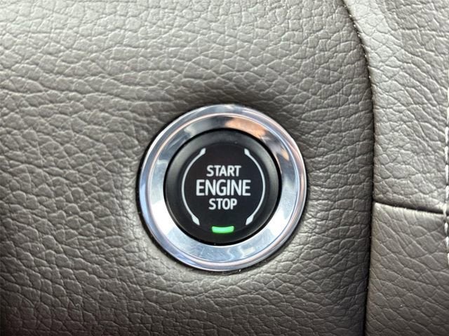 2023 GMC Yukon Denali - Photo 17