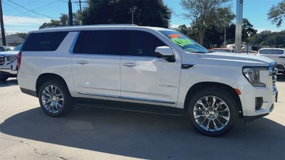 2023 GMC Yukon XL SLT