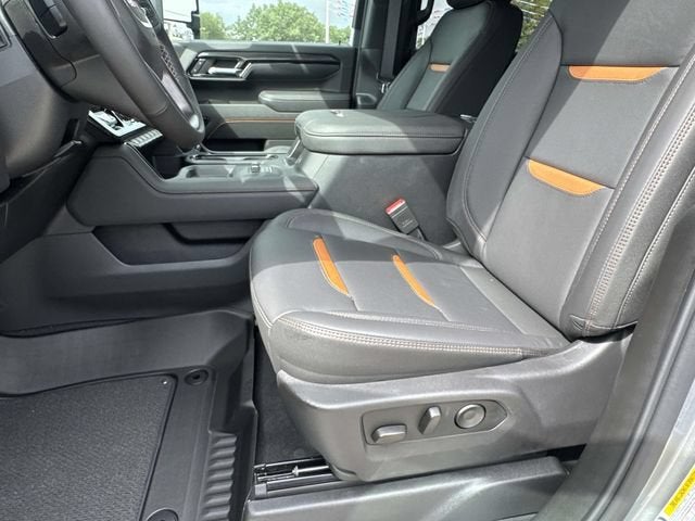 2026 GMC Sierra 2500HD AT4 - Photo 8