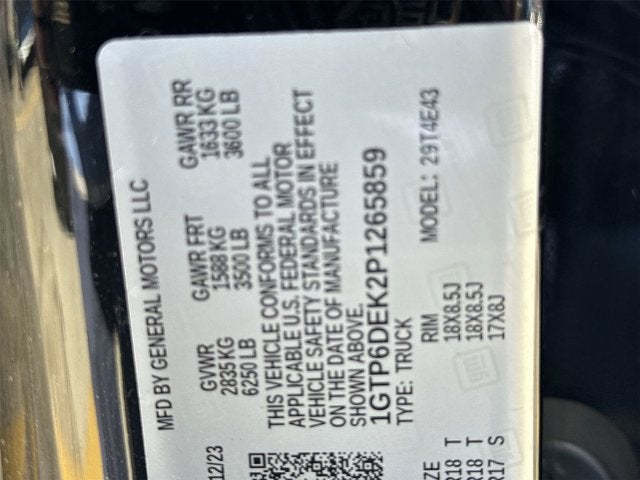 2023 GMC Canyon 4WD AT4