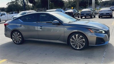 2023 Nissan Altima SL FWD