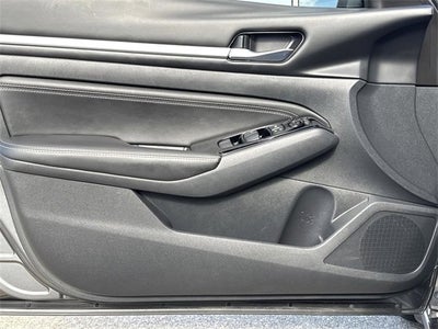 2023 Nissan Altima SL FWD