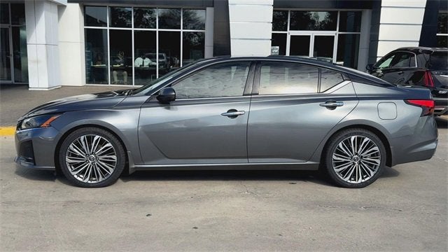 2023 Nissan Altima SL FWD