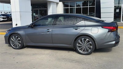 2023 Nissan Altima SL FWD