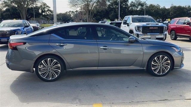 2023 Nissan Altima SL FWD