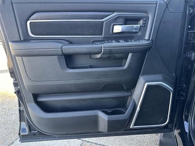 2024 RAM 3500 Laramie Crew Cab 4x4 8' Box