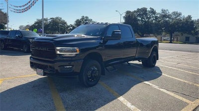 2024 RAM 3500 Laramie Crew Cab 4x4 8' Box