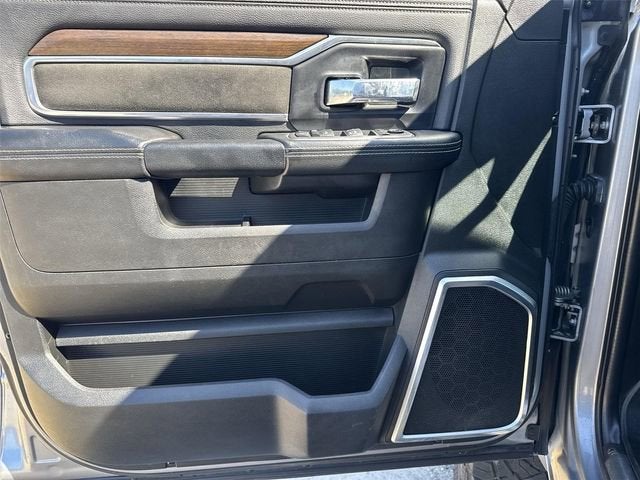 2022 RAM 2500 Laramie Crew Cab 4x4 6'4" Box