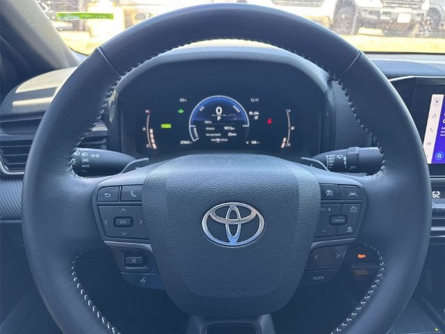 2025 Toyota Camry SE - Photo 11