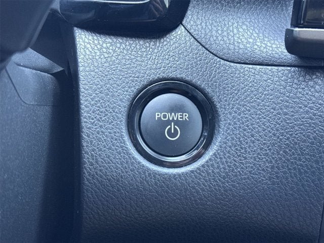 2025 Toyota Camry SE - Photo 17