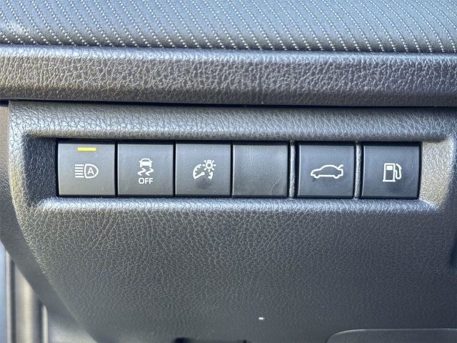 2025 Toyota Camry SE - Photo 18