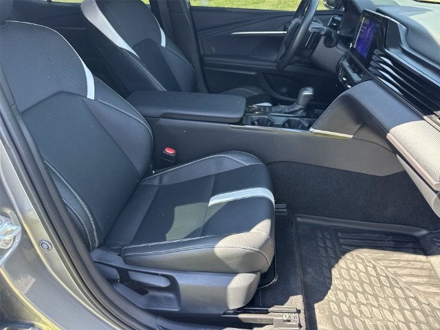 2025 Toyota Camry SE - Photo 28