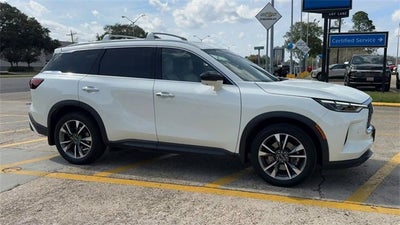 2025 INFINITI QX60 LUXE