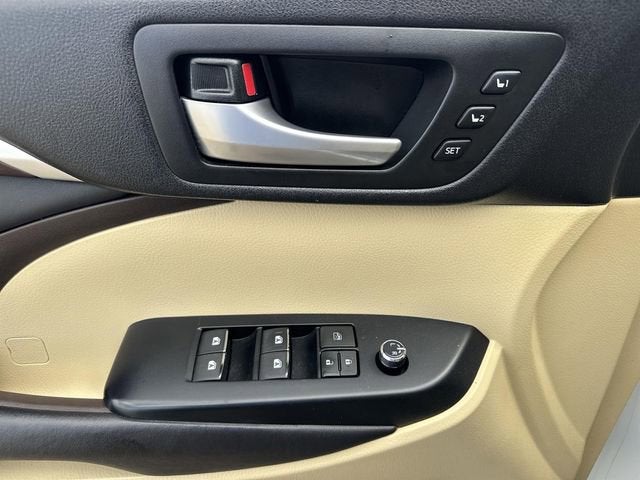 2016 Toyota Highlander Limited Platinum V6