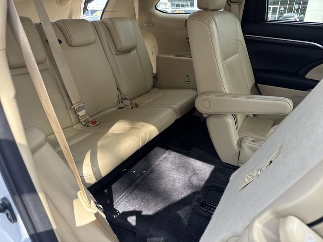 2016 Toyota Highlander Limited Platinum V6