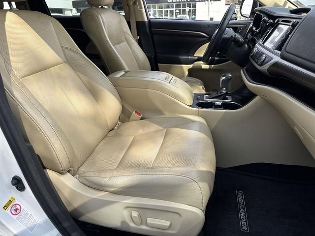 2016 Toyota Highlander Limited Platinum V6