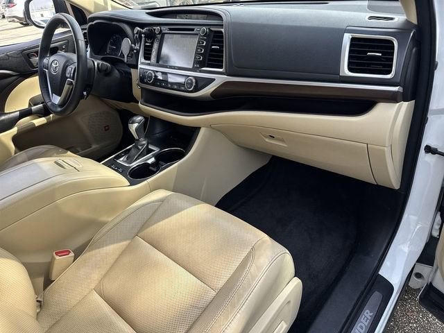 2016 Toyota Highlander Limited Platinum V6