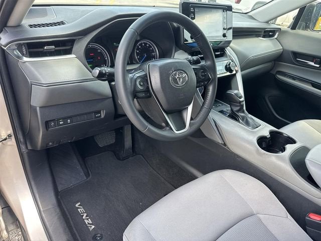 2022 Toyota Venza LE