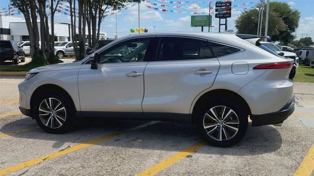 2022 Toyota Venza LE