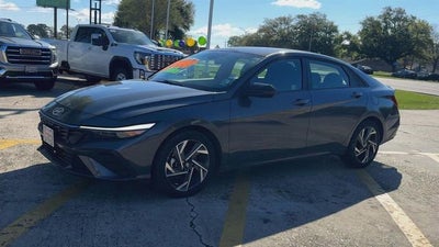 2025 Hyundai Elantra SEL Sport
